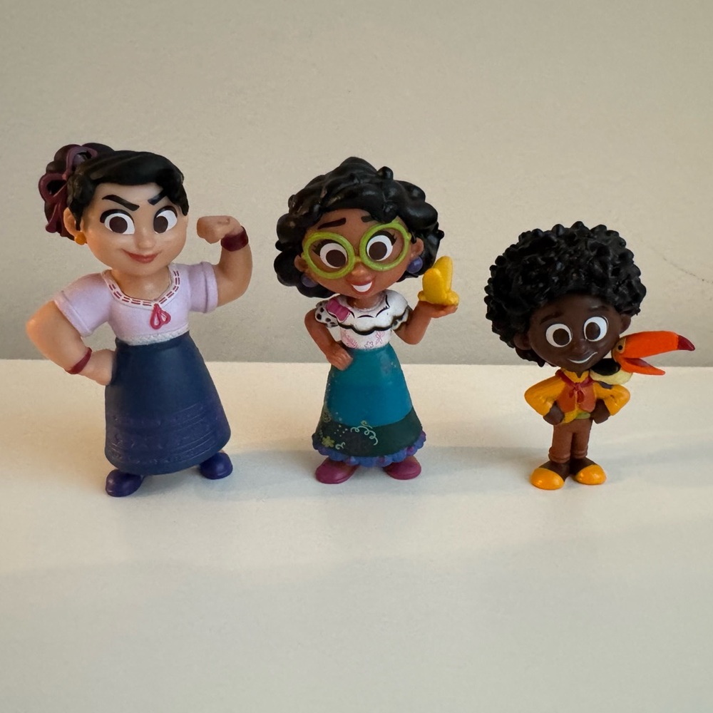 Disney 100 Encanto Madrigal Family Characters Figure Set